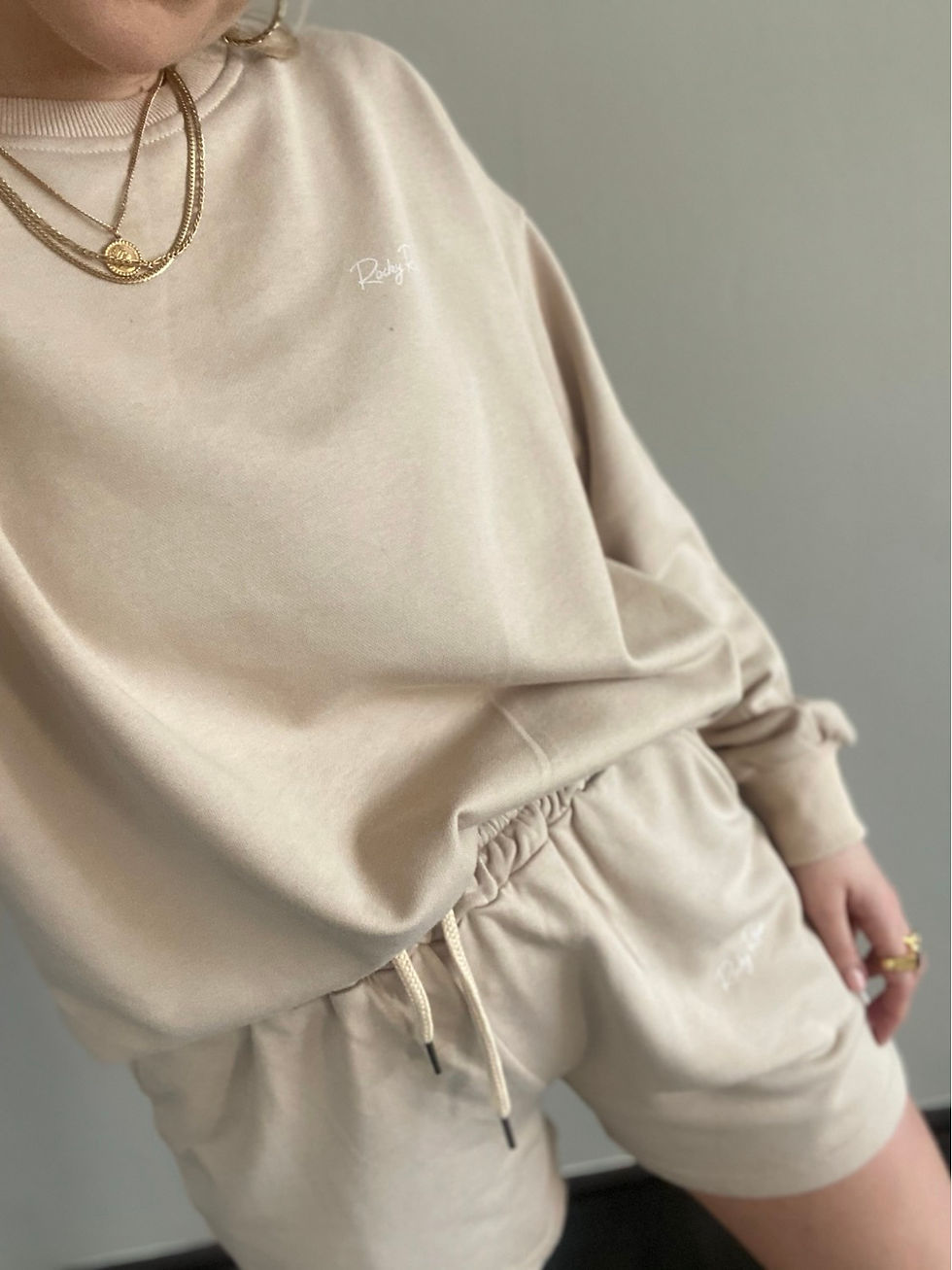Thumbnail: ROCKY ROSA SUPER SOFT SWEATER - BEIGE