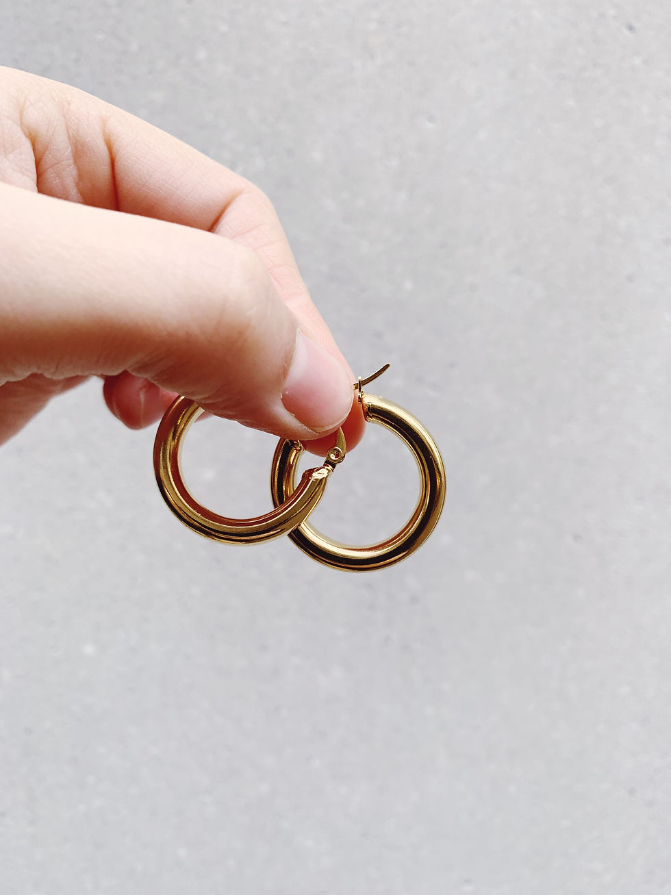 Thumbnail: CHUNKY ROUND HOOPS