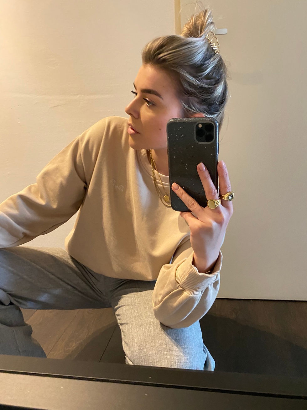 Thumbnail: ROCKY ROSA SUPER SOFT SWEATER - BEIGE