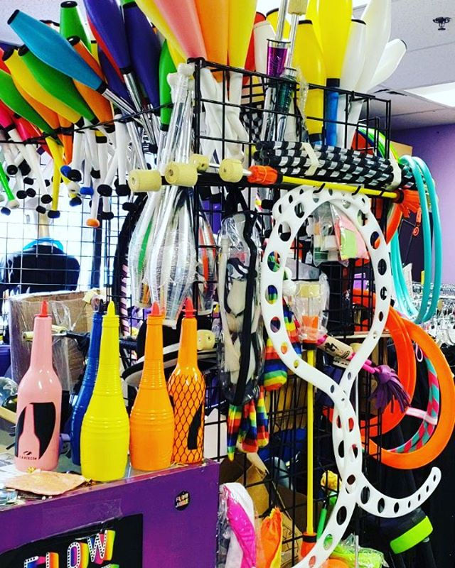 _FlowJuggle #jugglingshop #brickandmorta