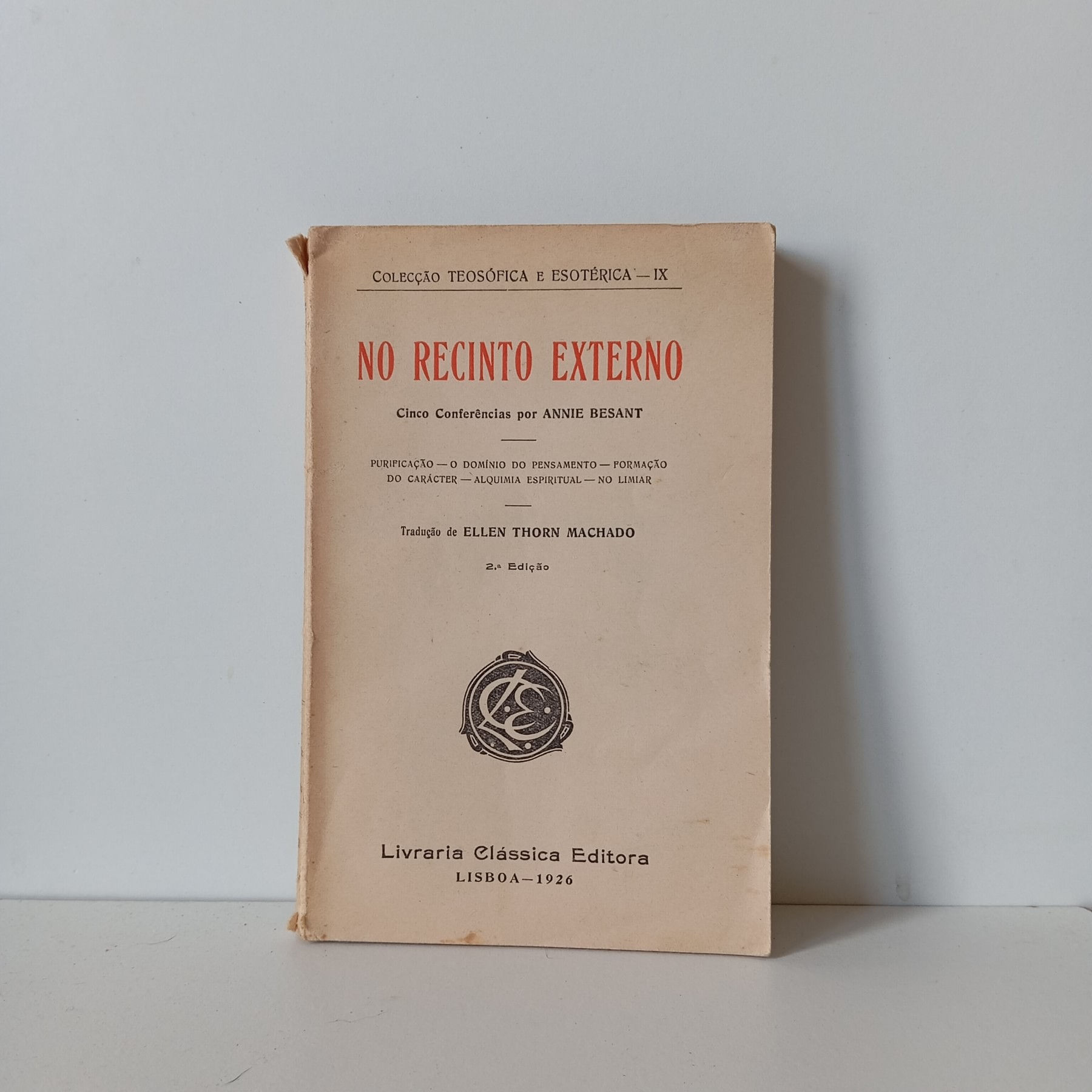 No Recinto Externo - Annie Besant