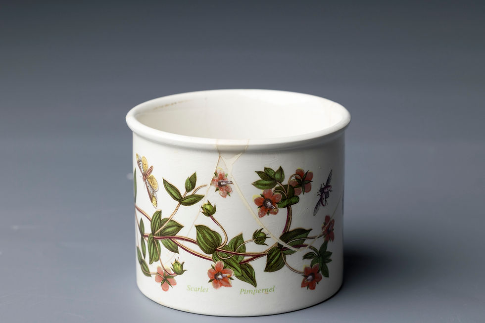 A classic cylindrical pot from the celebrated “Botanic Garden” series by Portmeirion, designed by Susan Williams Ellis.