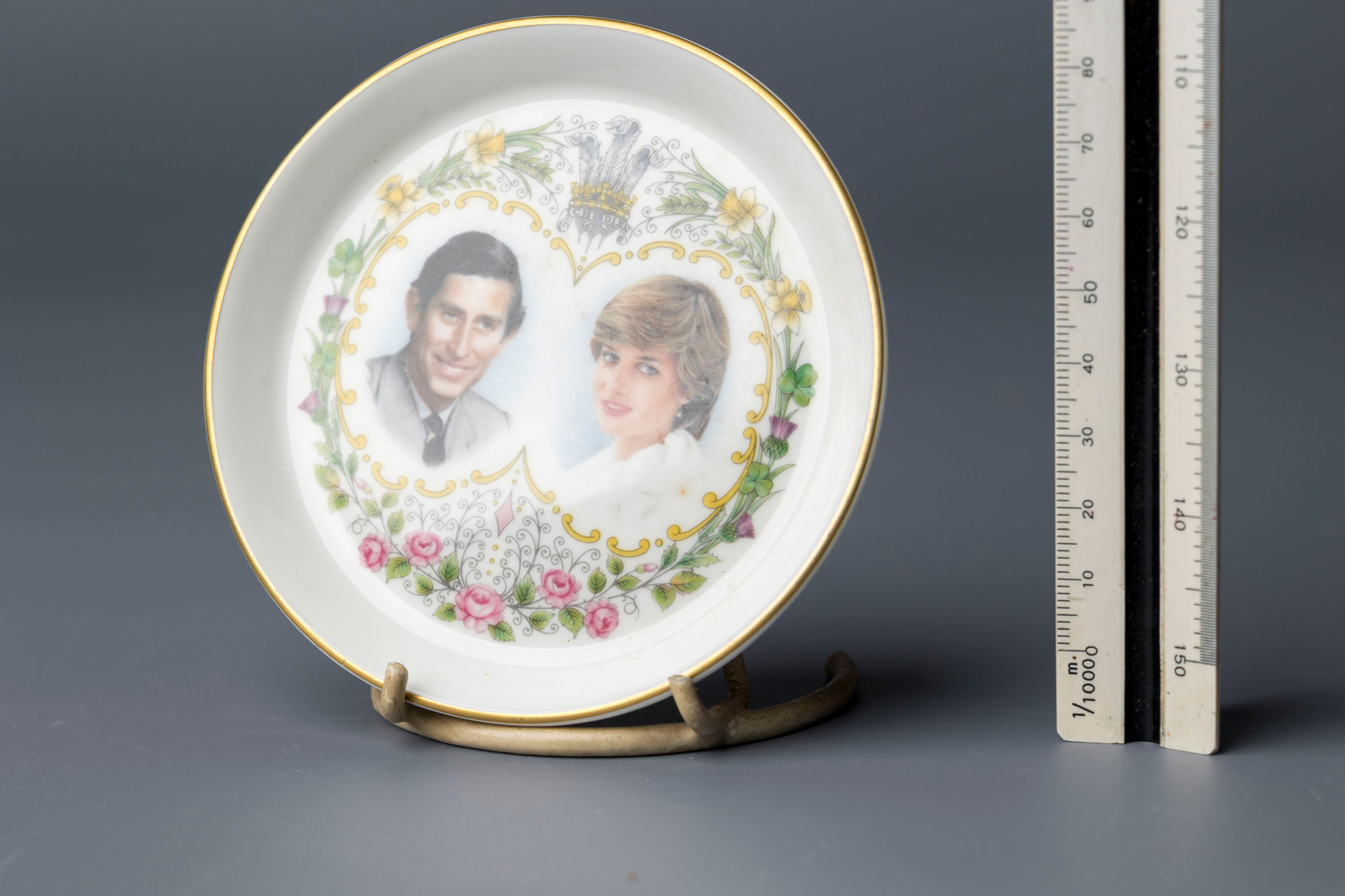 Small Dish Year: 1981 Set: No Mark: Wedgewood - Wedgewood , Crown Staffordshire, England