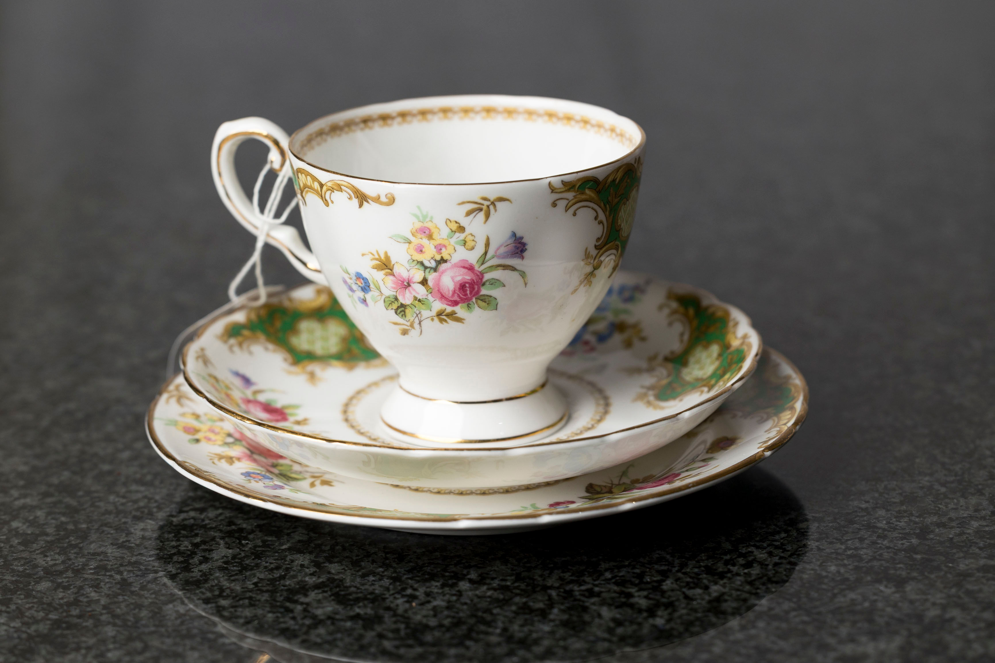 Tuscan "Windsor" Trio Type: Trio Year: 1950-1960 Set: No Mark: Tuscan - Tuscan fine enghlish bone china.