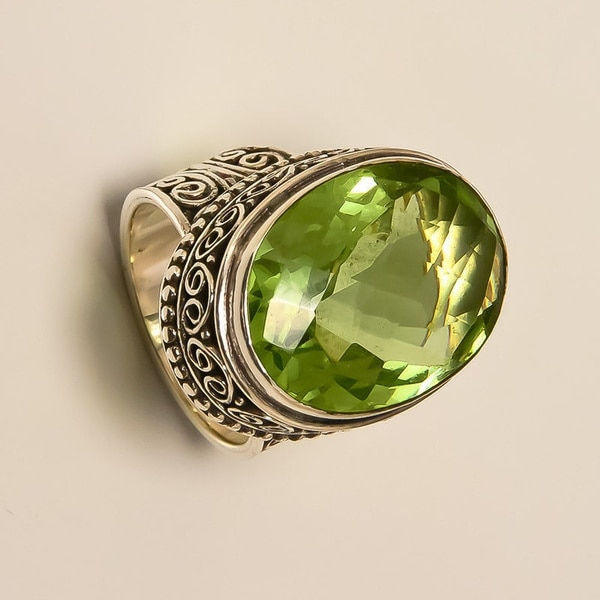 Thumbnail: Vintage Peridot Green Zircon Rings for Women Carved Flower Pattern Ring Fashion