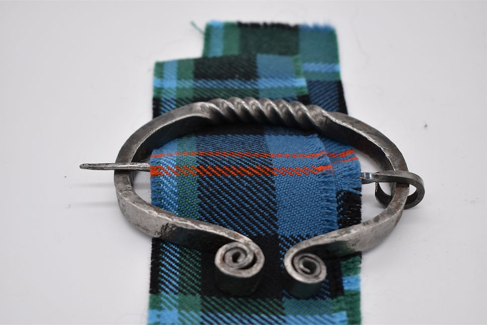 Thumbnail: Penannular Celtic Brooch