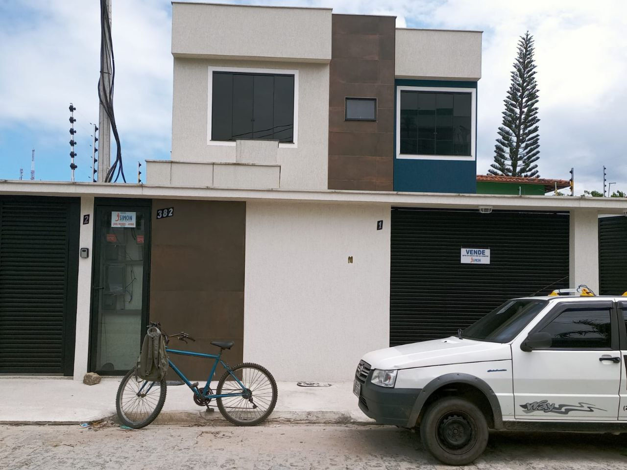 Casa independente - Bairro Costa Azul
