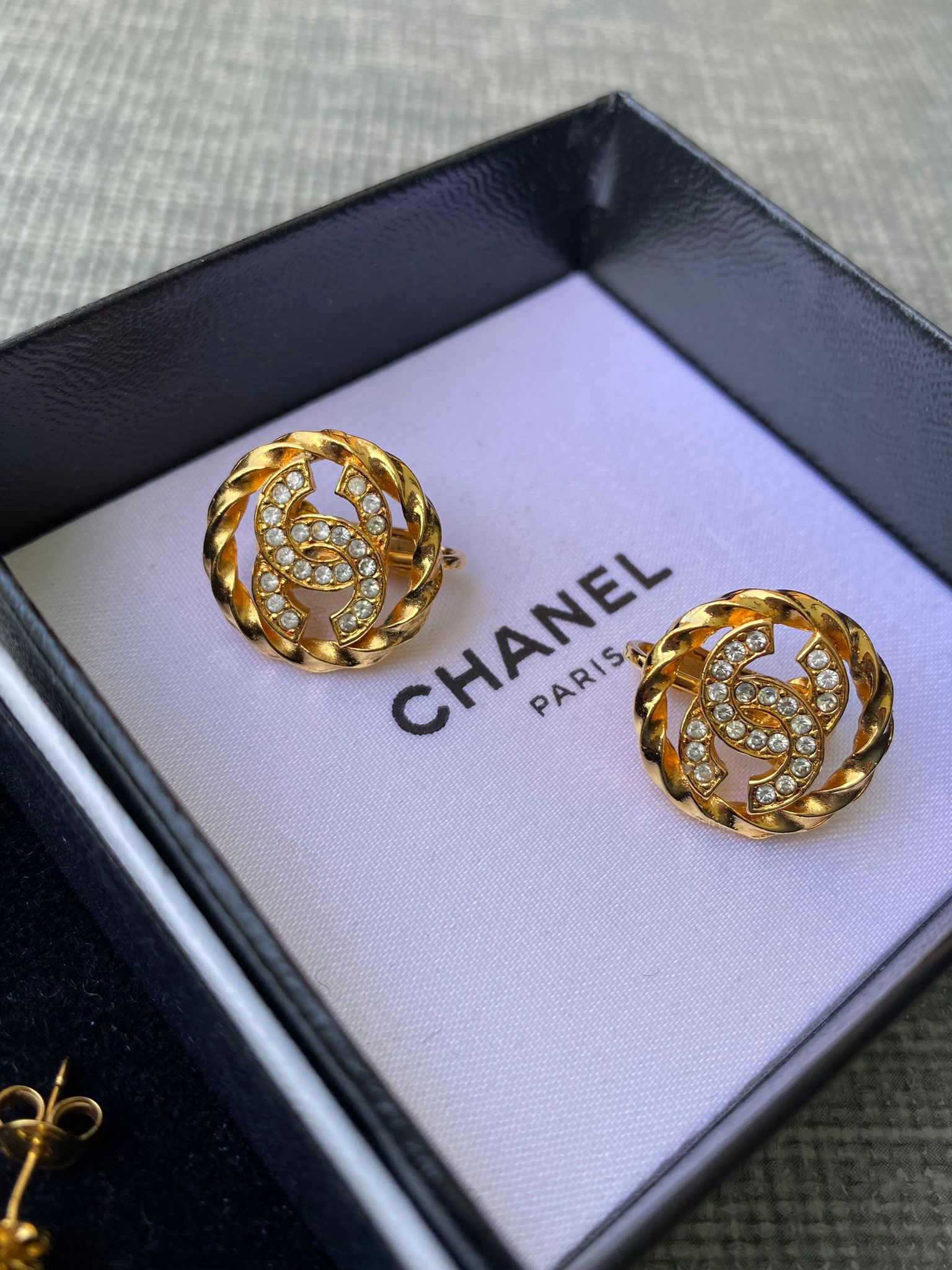 CHANEL CC LOGO RHINESTONES CLIP-ONS VINTAGE DISCONTINUED