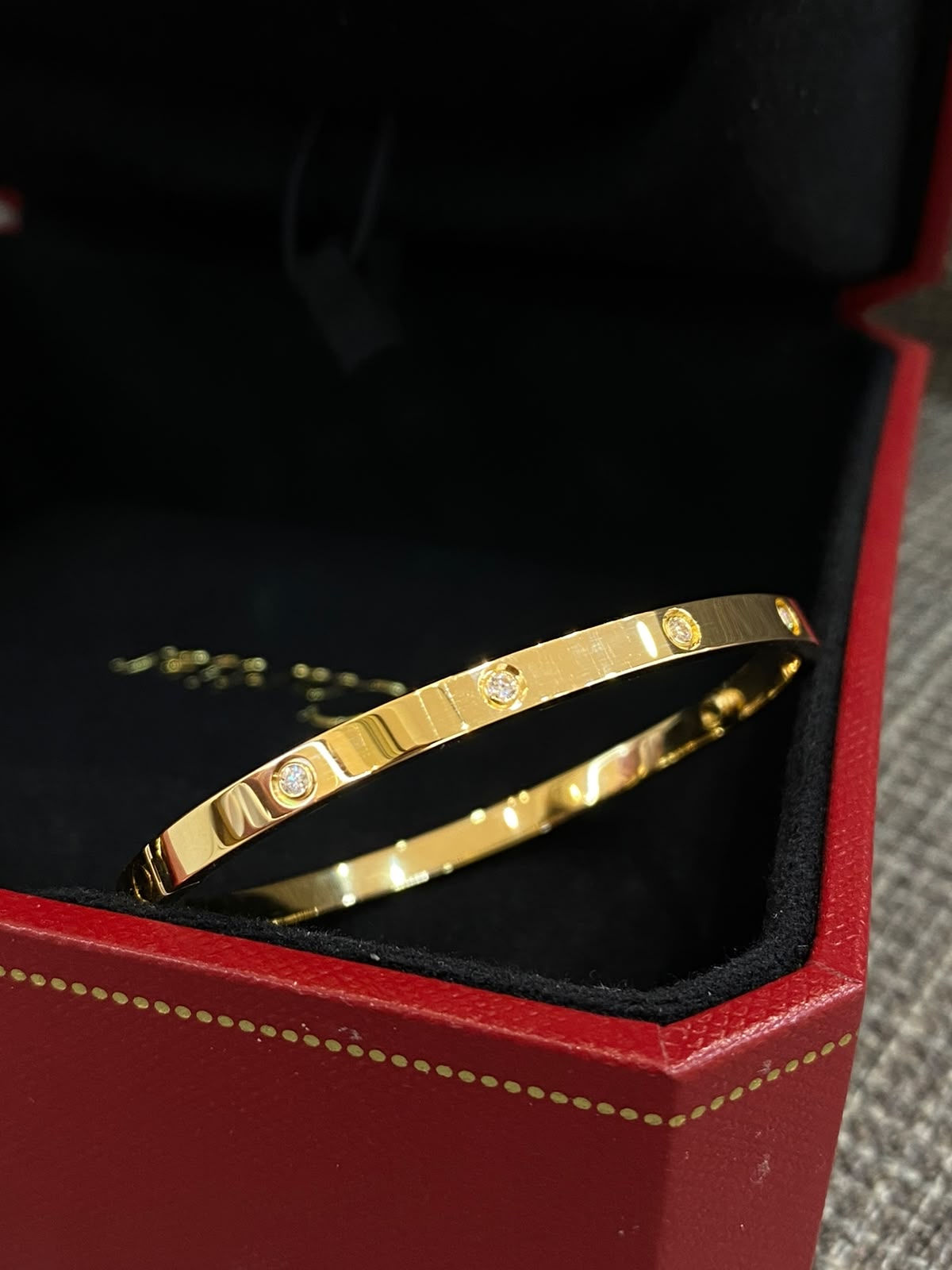 CARTIER LOVE BRACELET SM 18K YELLOW GOLD 10 DIAMONDS - 2024 Size 17
