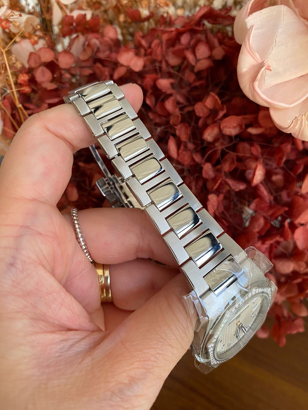 Thumbnail: GIRARD-PERREGAUX LAUREATO STEEL DIAMONDS TIMEPIECE (LIKE NEW FULL SET)