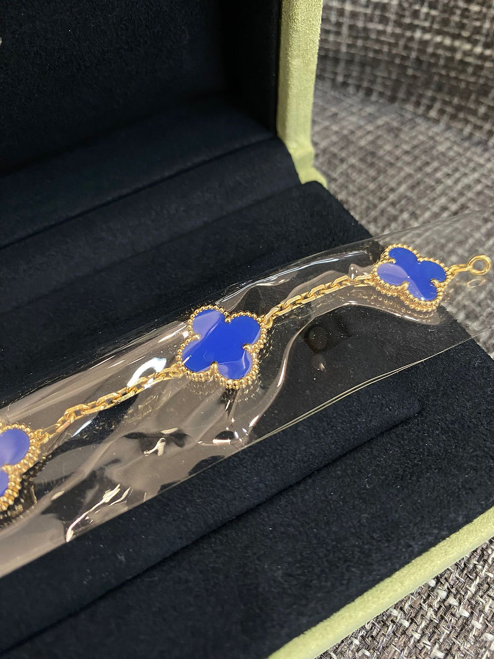 Thumbnail: VCA VAN CLEEF & ARPELS VINTAGE ALHAMBRA BLUE AGATE 5-MOTIF BRACELET 18K GOLD