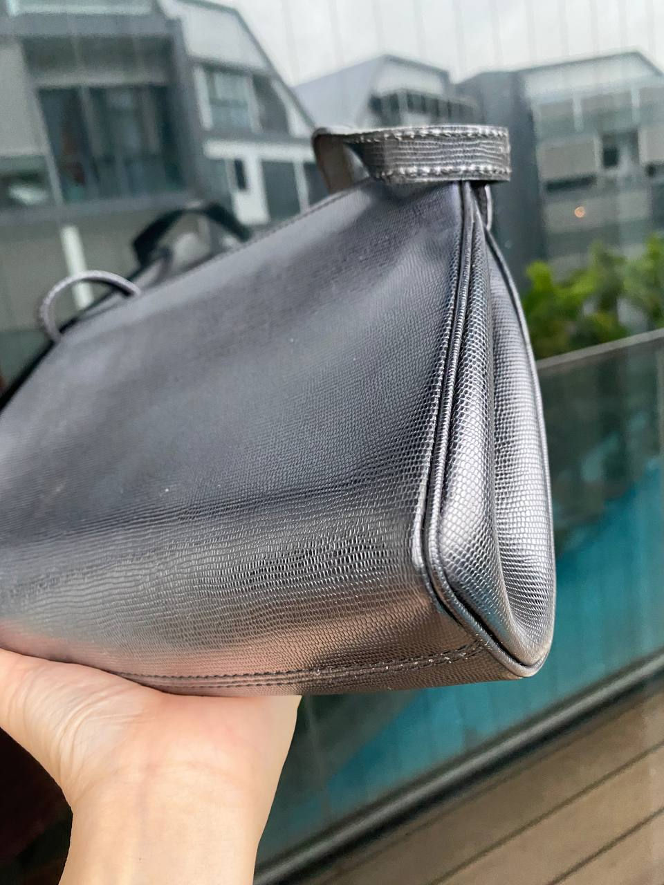 Thumbnail: CELINE TEXTURED BLACK CIRCULAR LOGO TRAPEZIUM BAG VINTAGE DISCONTINUED
