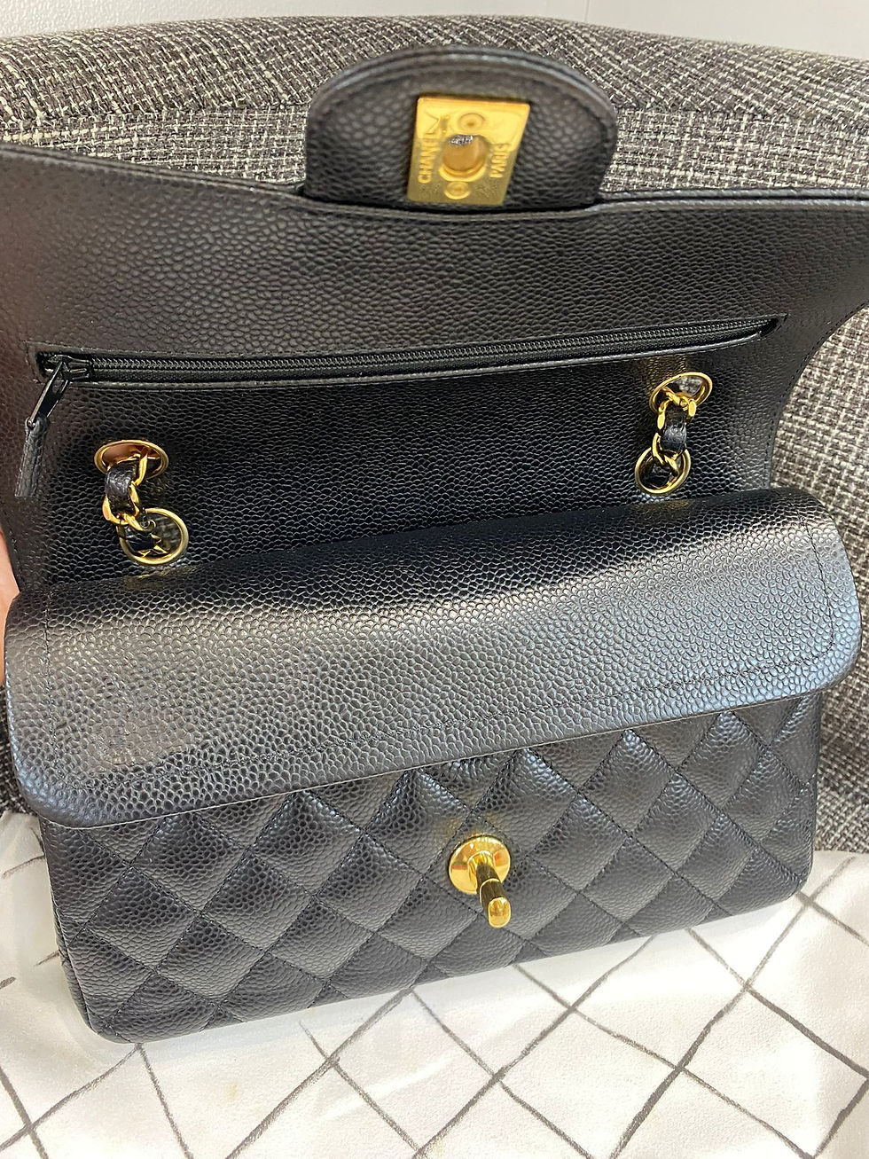 Thumbnail: CHANEL SMALL CLASSIC FLAP BLACK CAVIAR GHW MICROCHIPPED (Preloved Excellent)