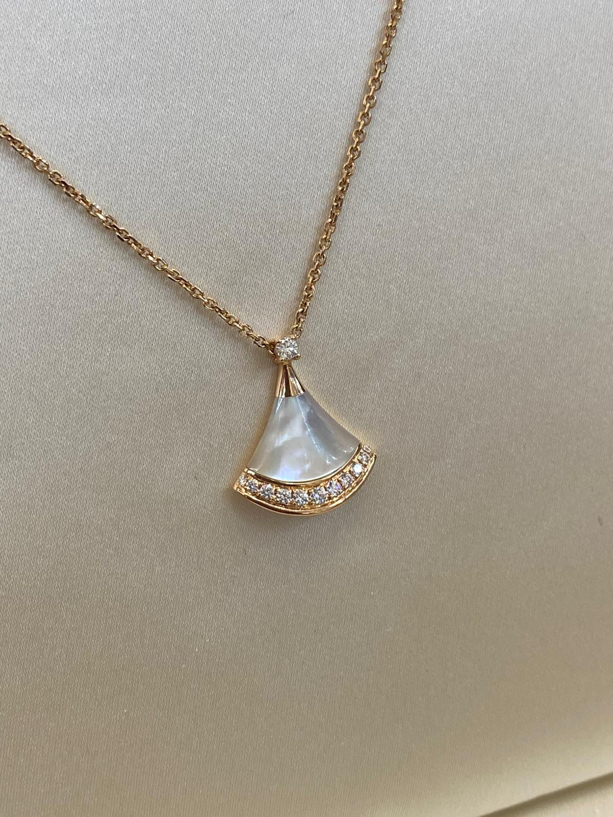 BVLGARI DIVAS’ DREAM NECKLACE 18K SOLID GOLD & WHITE MOP DIAMONDS