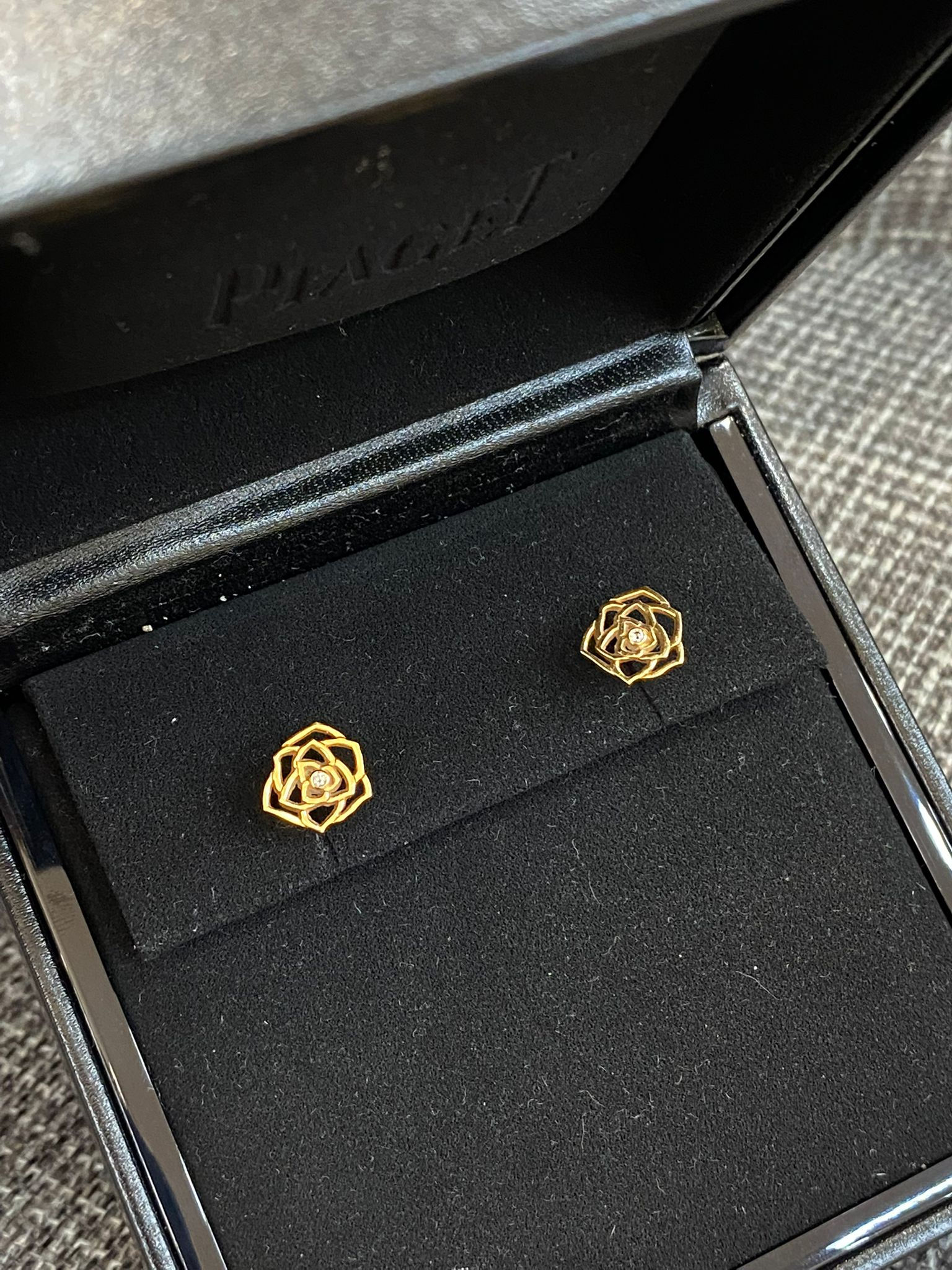 PIAGET 18K ROSE GOLD EAR STUDS DIAMONDS ROSE