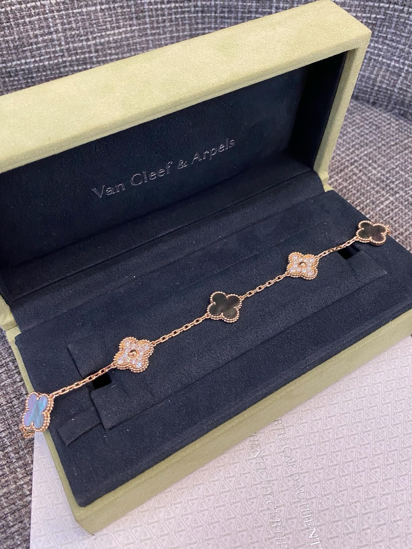 VAN CLEEF & ARPELS VCA VINTAGE ALHAMBRA 5-MOTIF BRACELET GREY MOP | DIAMONDS