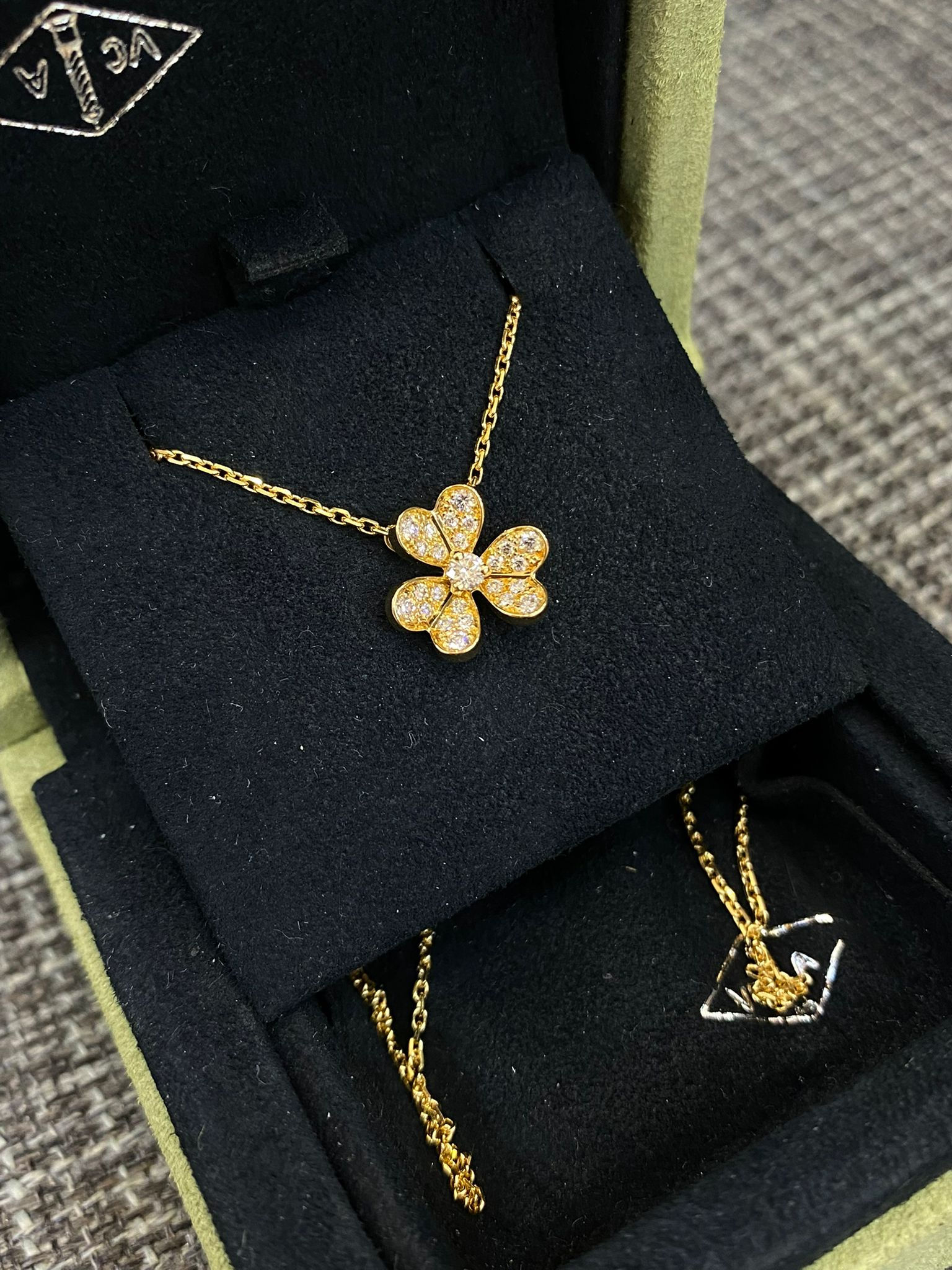 VAN CLEEF FRIVOLE NECKLACE PAVED DIAMONDS