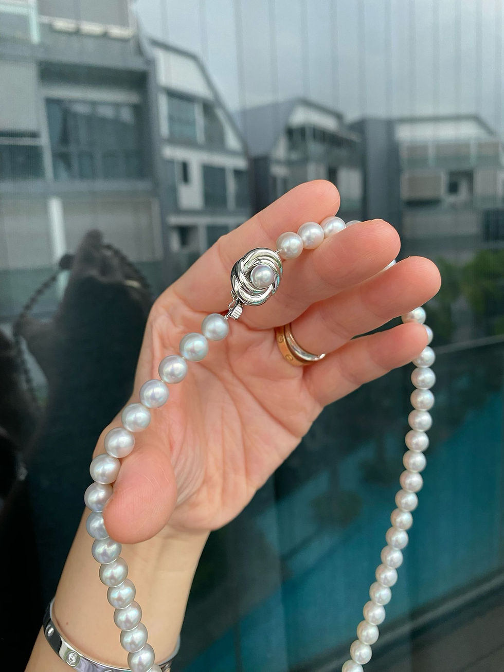 Thumbnail: TASAKI PEARLS AKOYA STRAND 43CM 7MM IVORY WITH FAIRY-GREY TINT