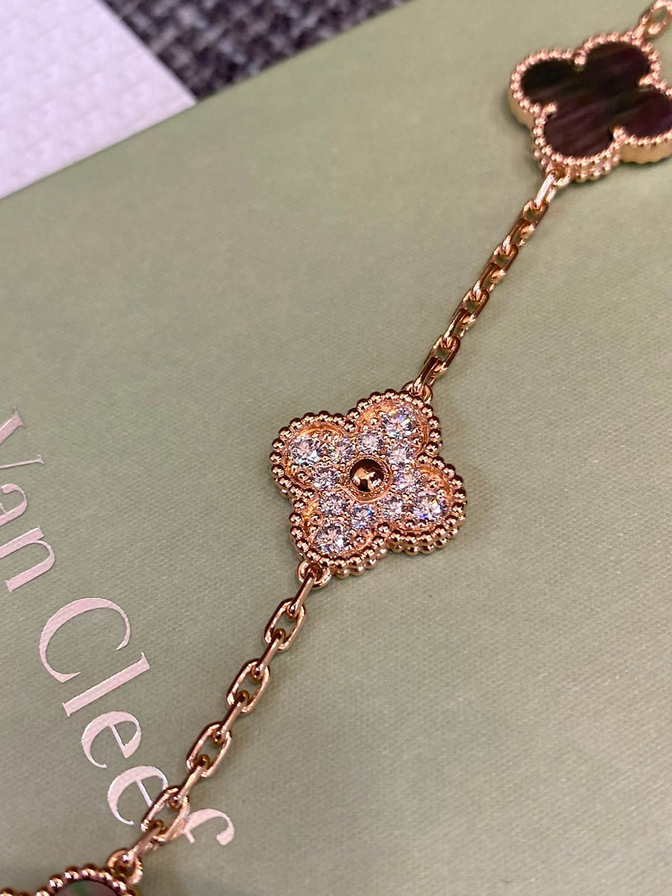 Thumbnail: VAN CLEEF & ARPELS VCA 5-MOTIF VINTAGE ALHAMBRA BRACELET GREY MOP 18K RG DIAMOND