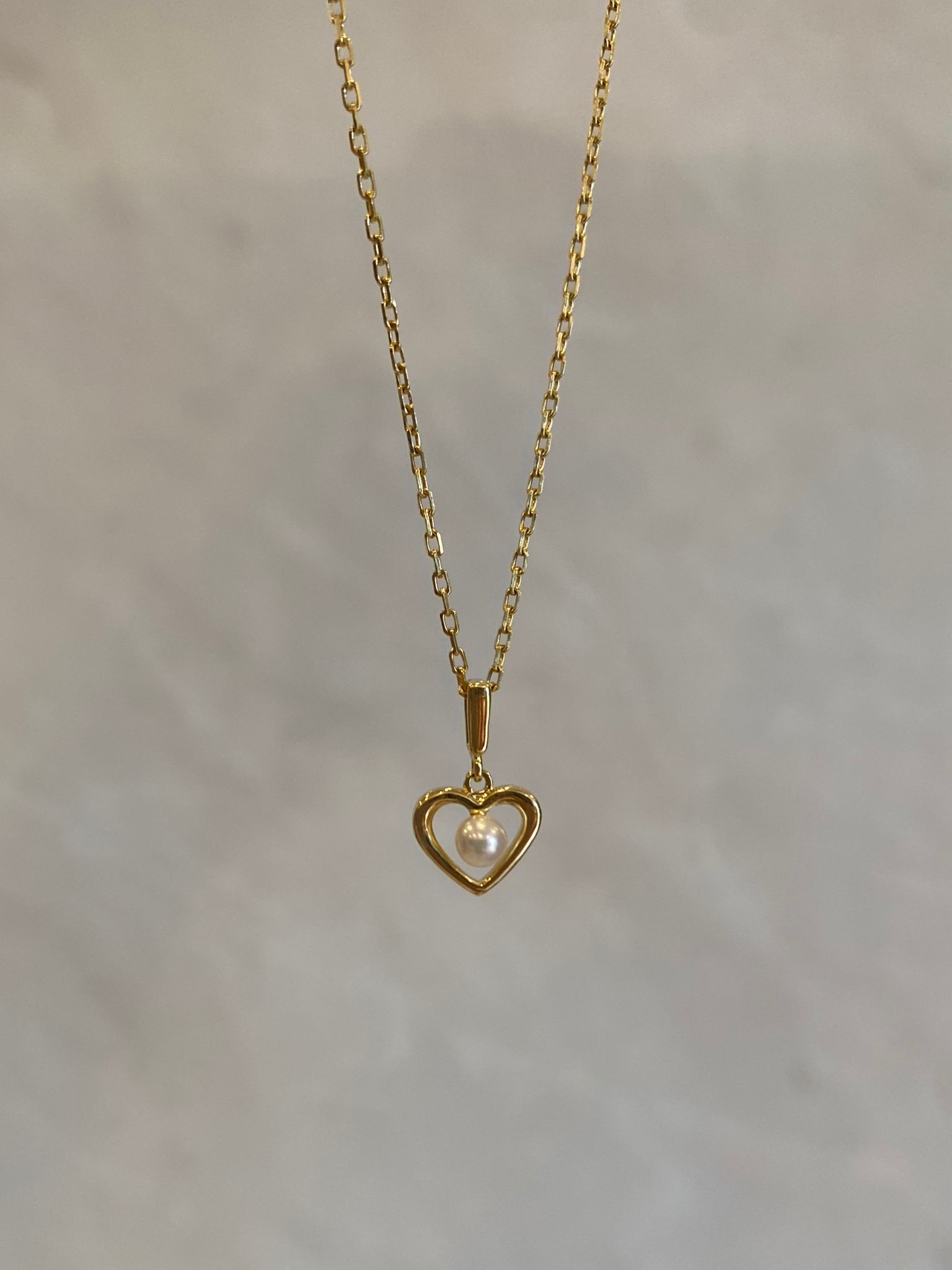 MIKIMOTO MINI AKOYA PEARL 18K GOLD MINI HEART NECKLACE (Mint Preloved)