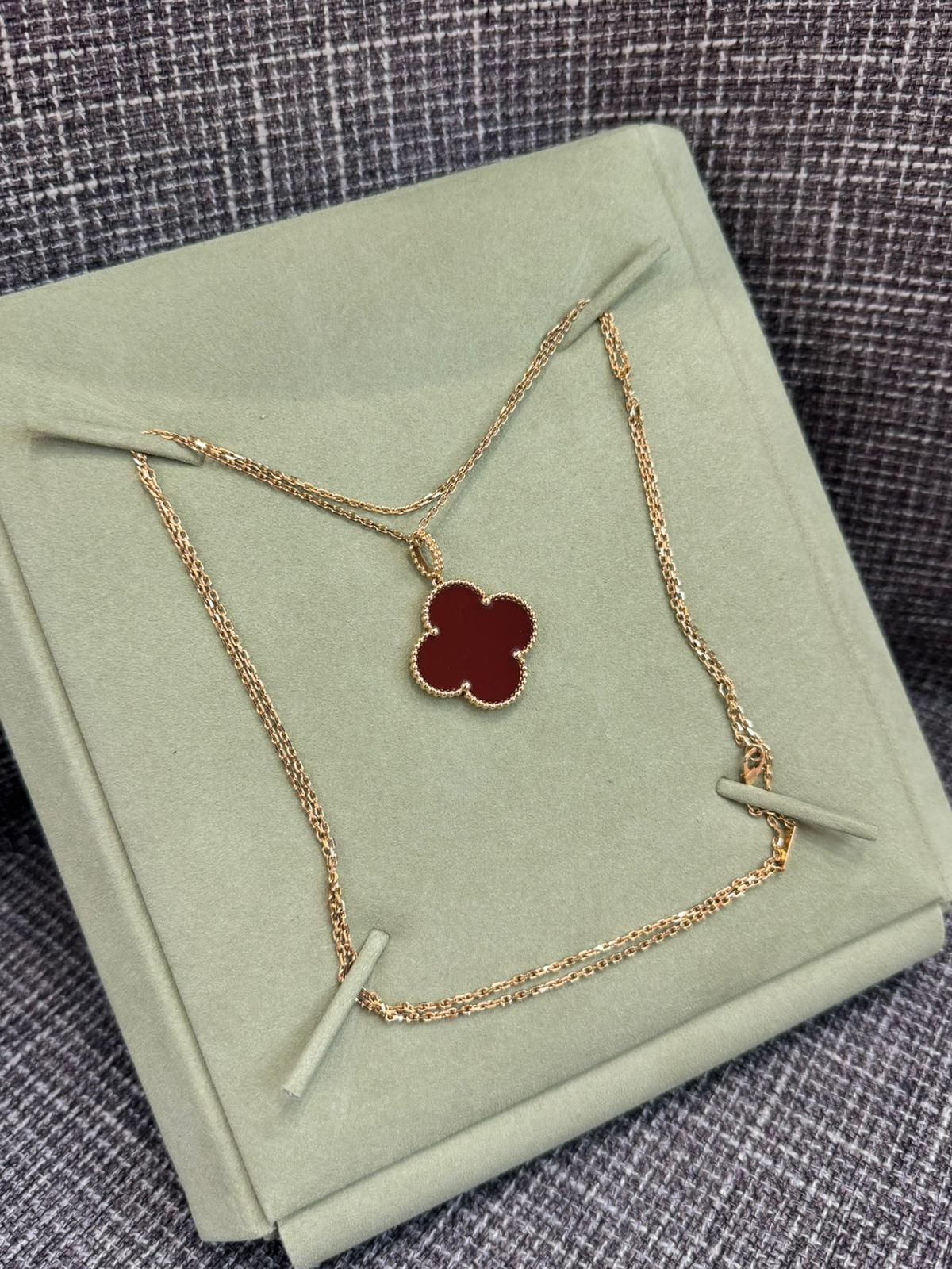 VAN CLEEF & ARPELS VCA MAGIC ALHAMBRA LONG NECKLACE, 1 MOTIF CARNELIAN