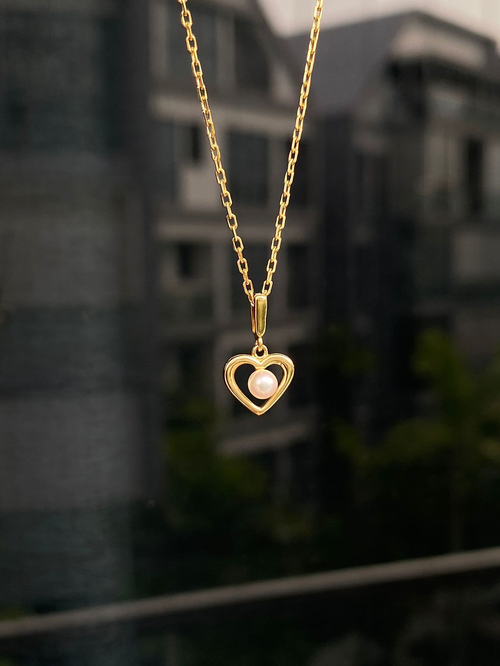 Thumbnail: MIKIMOTO MINI AKOYA PEARL 18K GOLD MINI HEART NECKLACE (Mint Preloved)