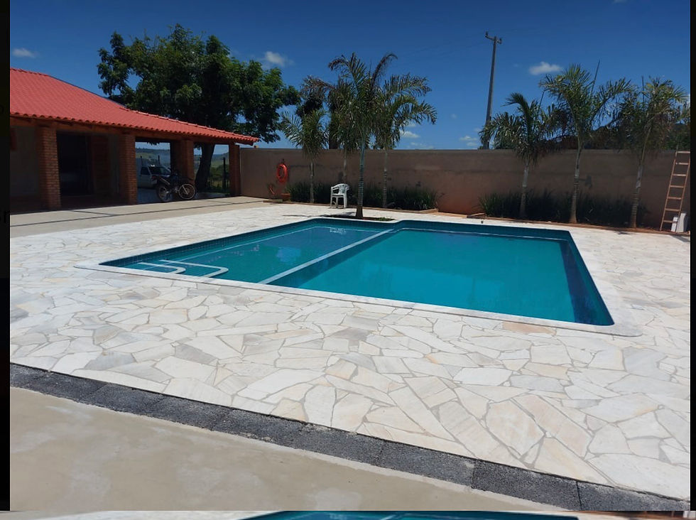 Qual é a melhor pedra para piscina?