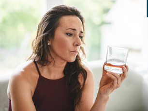 Entre o hábito e a dependência: quando beber deixa de ser uma escolha