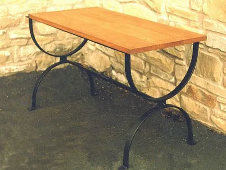 Kington forge table