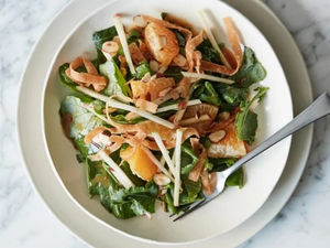 Certified Organic Ginger Kale & Apples Salad