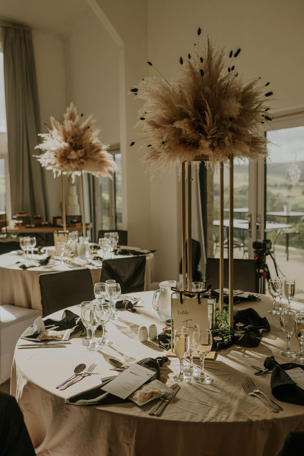 boho ceremony room decor