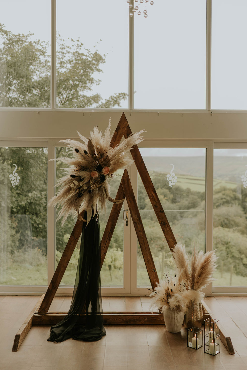 rustic boho wedding decor