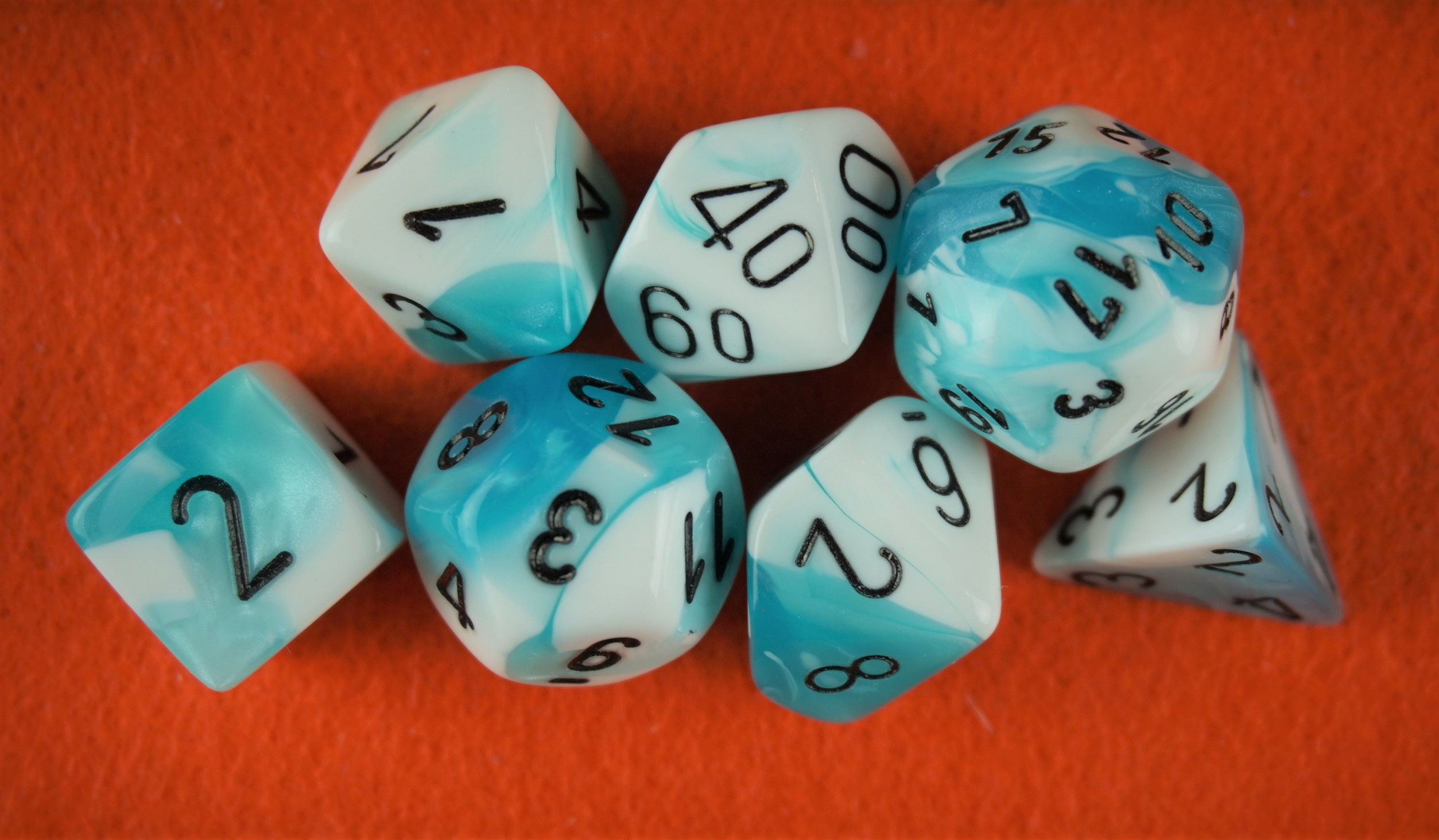 Ensemble de 7 dés polyhédriques Chessex - Gemini Teal-White/black