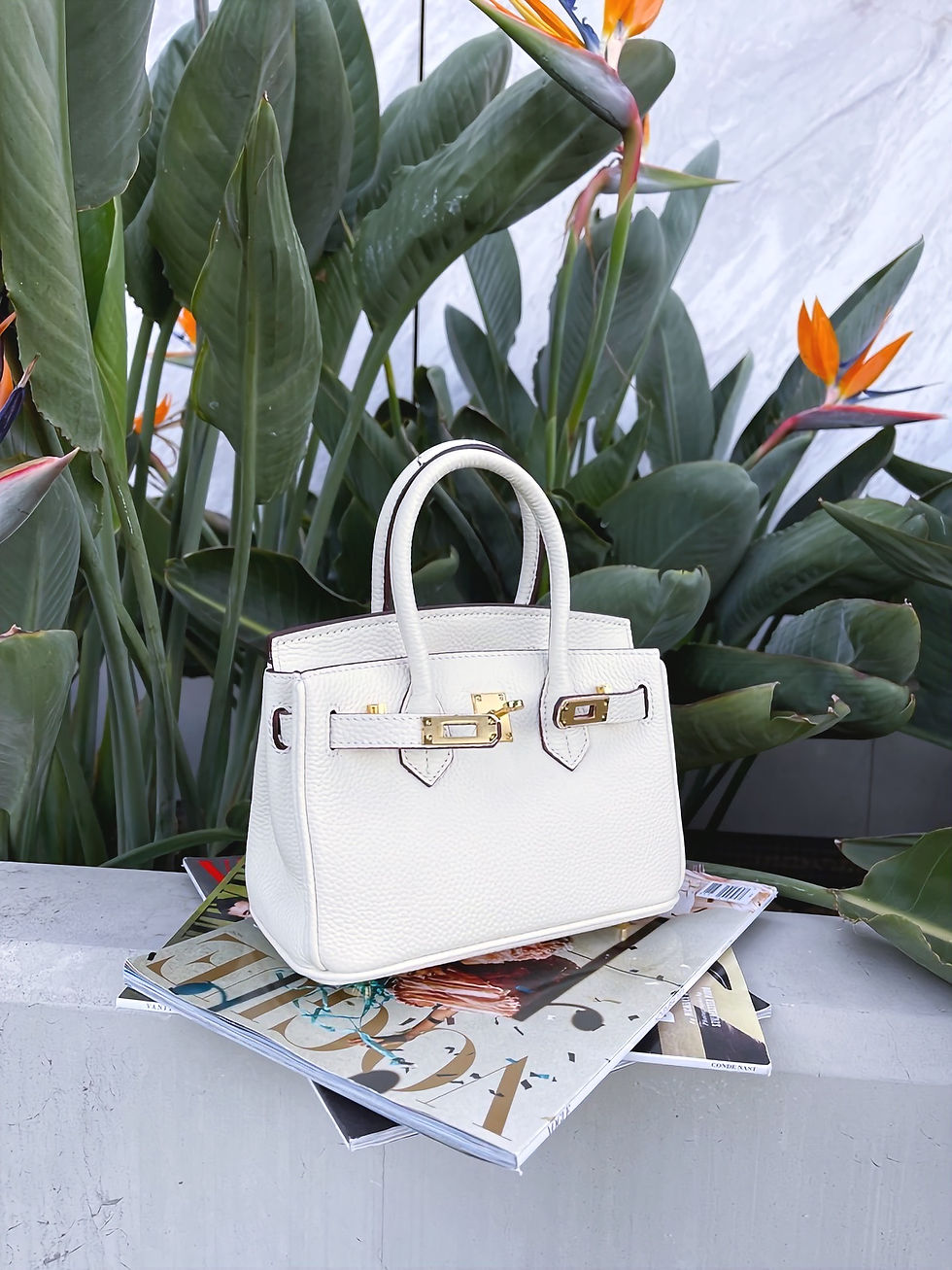 Thumbnail: Xtelier Poise Leather Handbag in Taupe Color