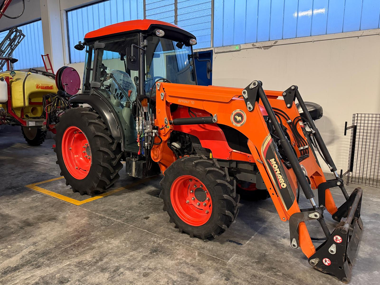 KUBOTA - trattore M8540 con caricatore e accessori