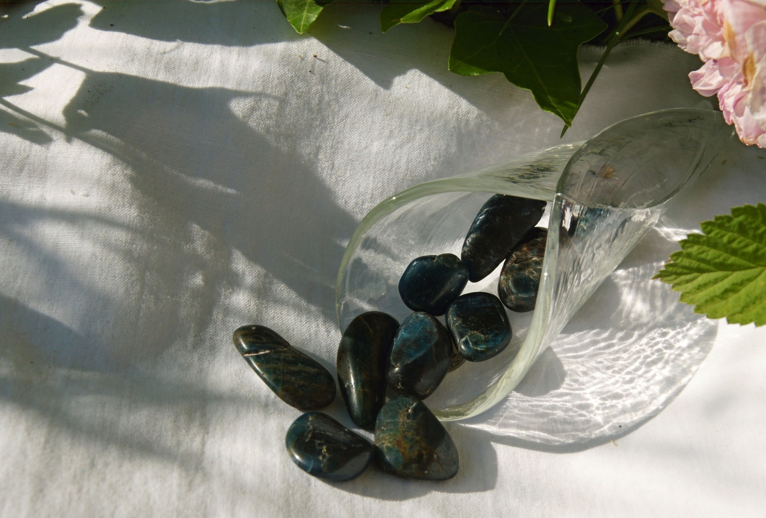 Trommelstein: Apatit blau