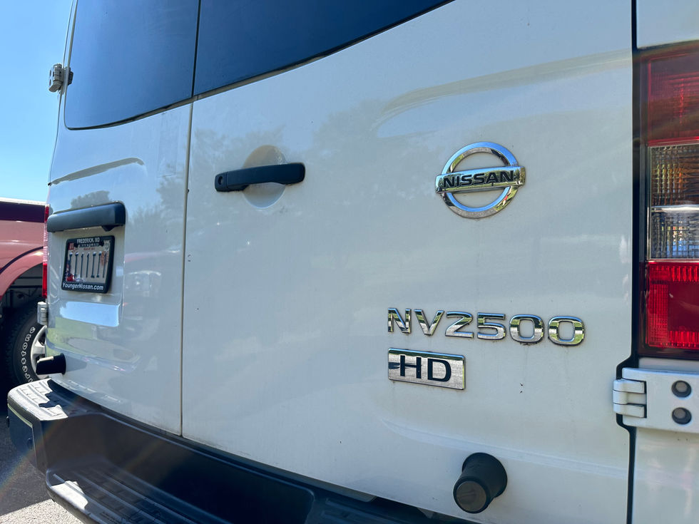 Nissan 2500 Van.jpg