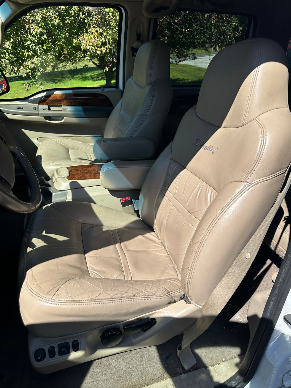 2000 Ford Excursion.jpg