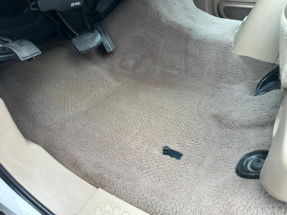 2000 Ford Excursion.jpg