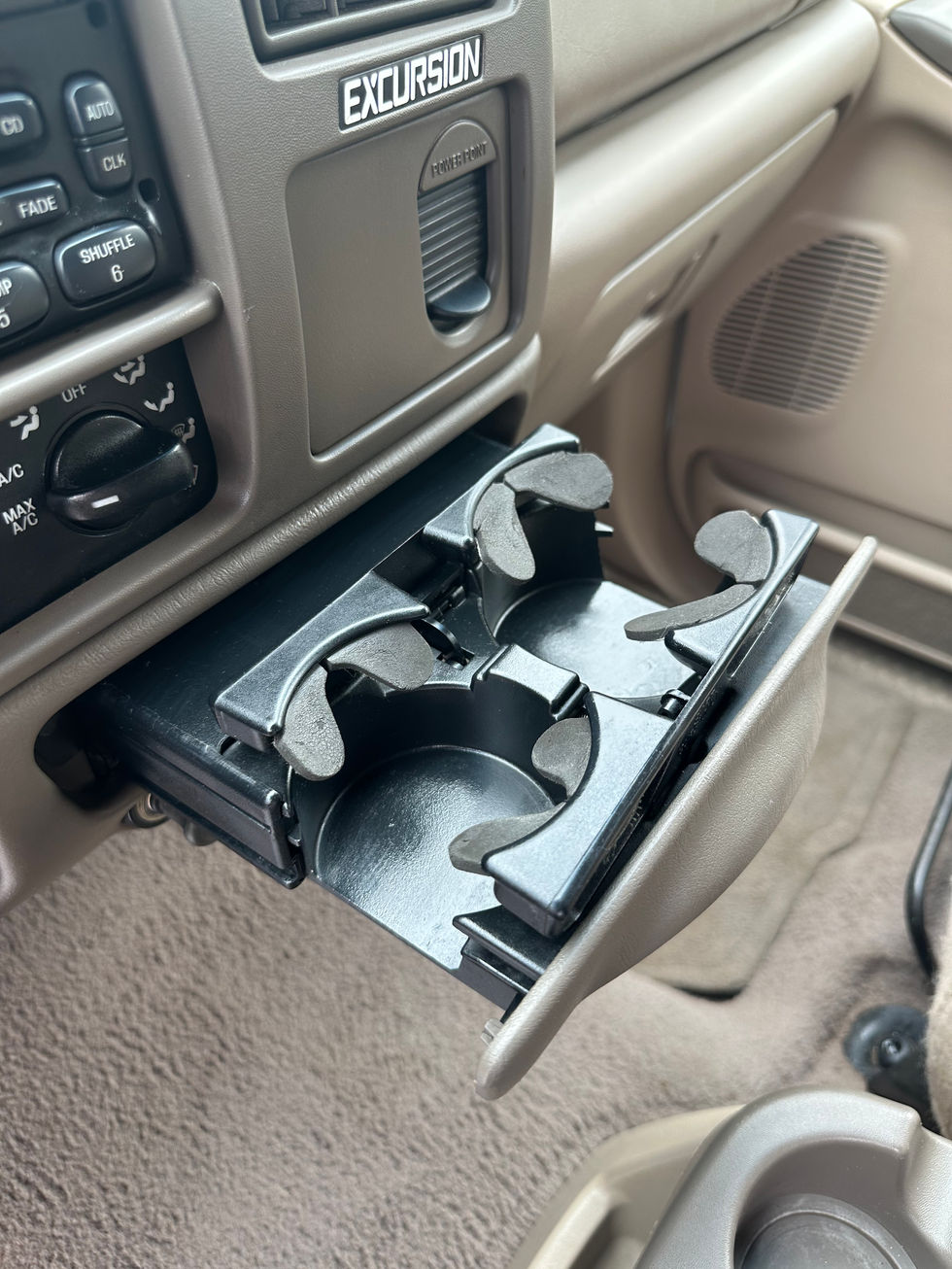 2000 Ford Excursion.jpg