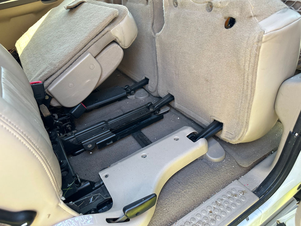 2000 Ford Excursion.jpg