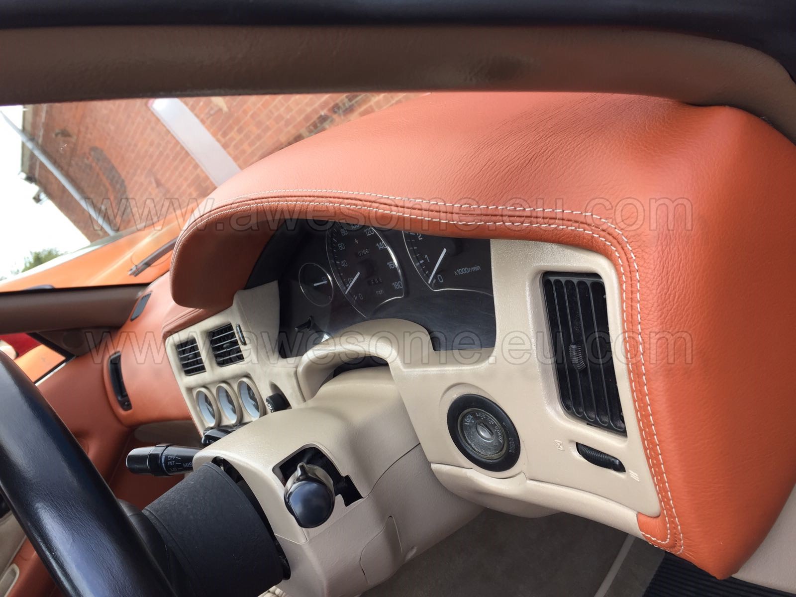 Ferrari F355 GTS - MR2 interior 4