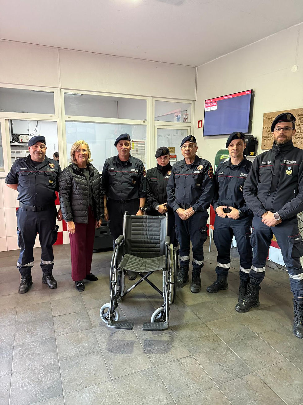 Mais uma cadeira de rodas              para Cabo Verde