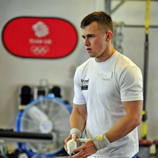 Olympic Weightlifter giving a review for Physio Jack