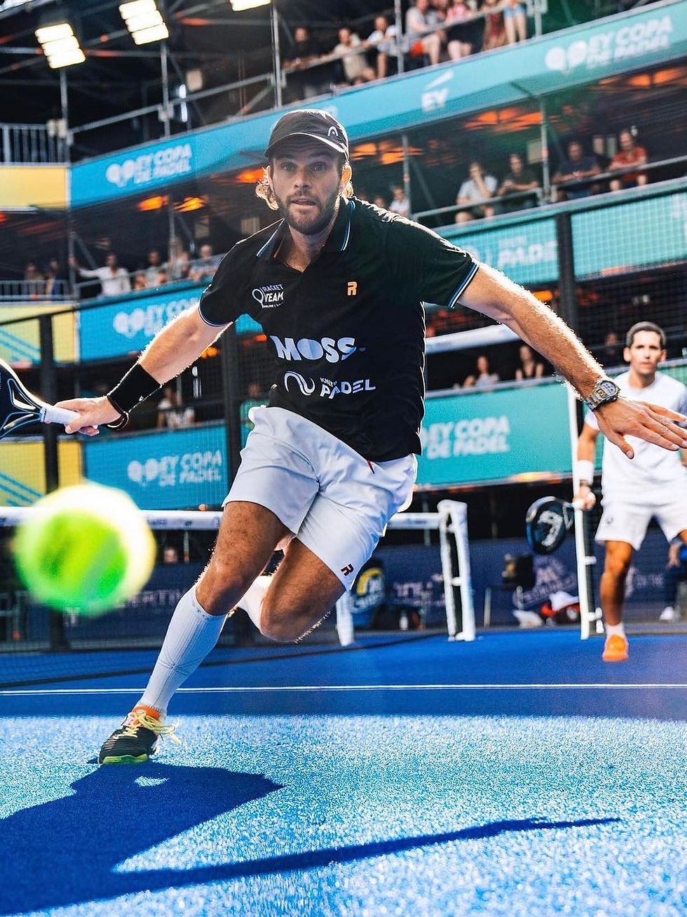 Uriel chasing the ball Utrecht F16CC025-A6EE-4A6E-99EB-859443F6A131 copy.jpg