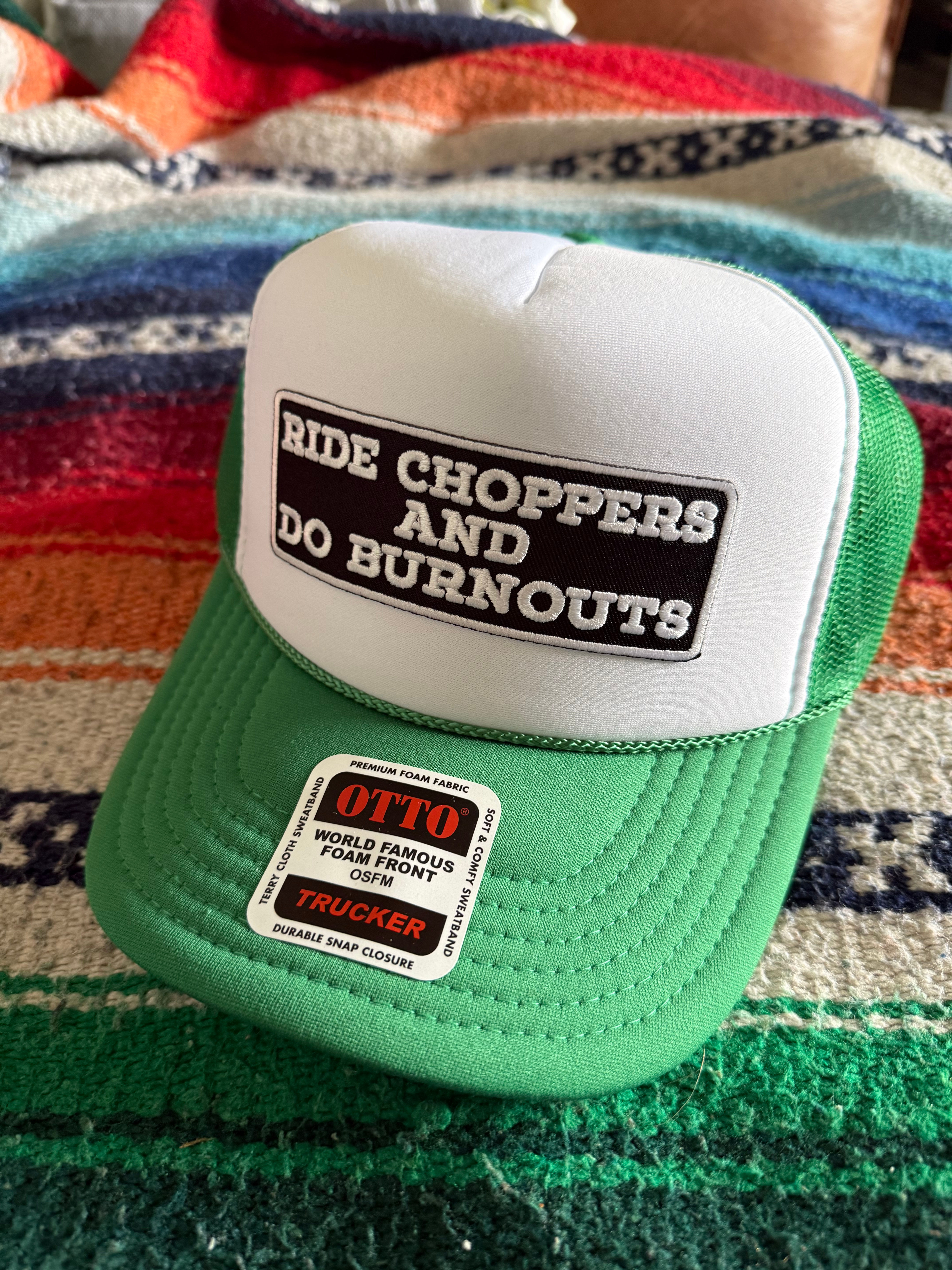 OTTO truckerkeps med broderad patch - ”RIDE CHOPPERS DO BURNOUTS”