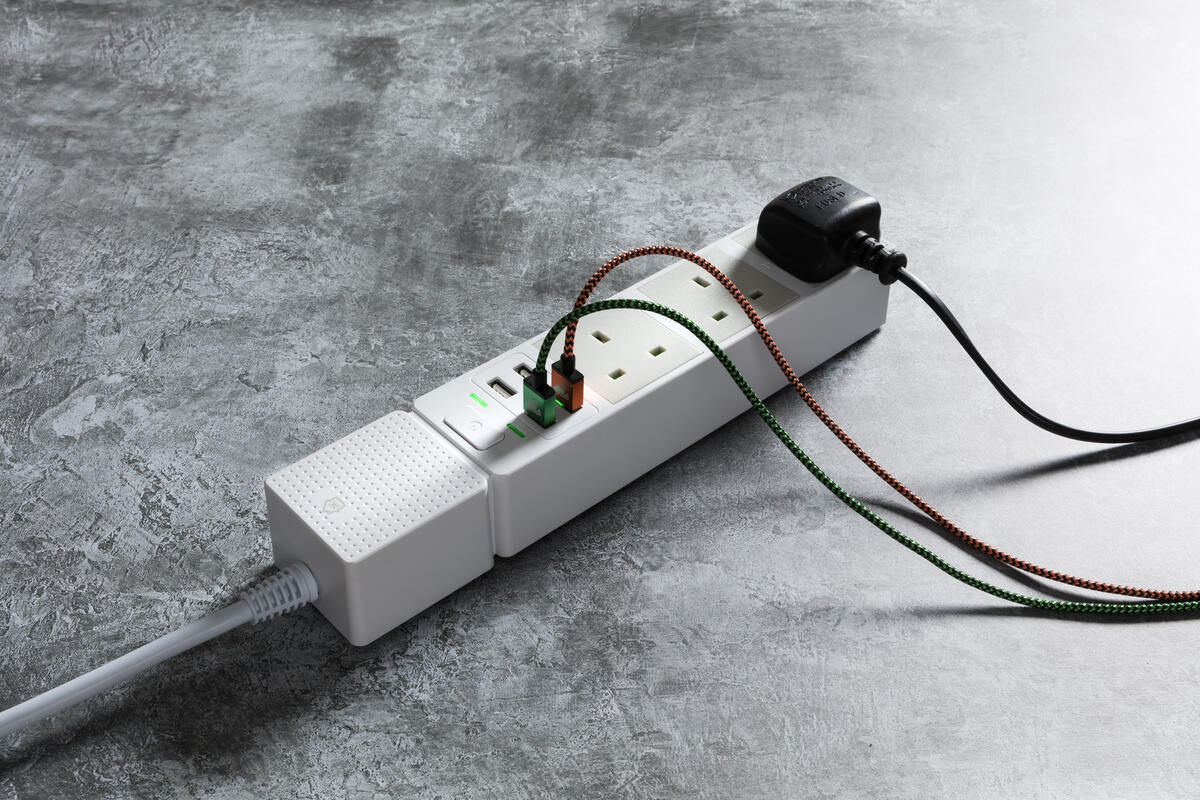 Smart 3G surge protected extension lead with Quad USB Charger 3GKW