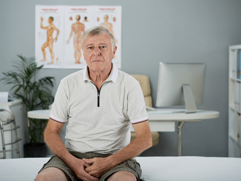 בריחת שתן אצל גברים: טיפול והתמודדות