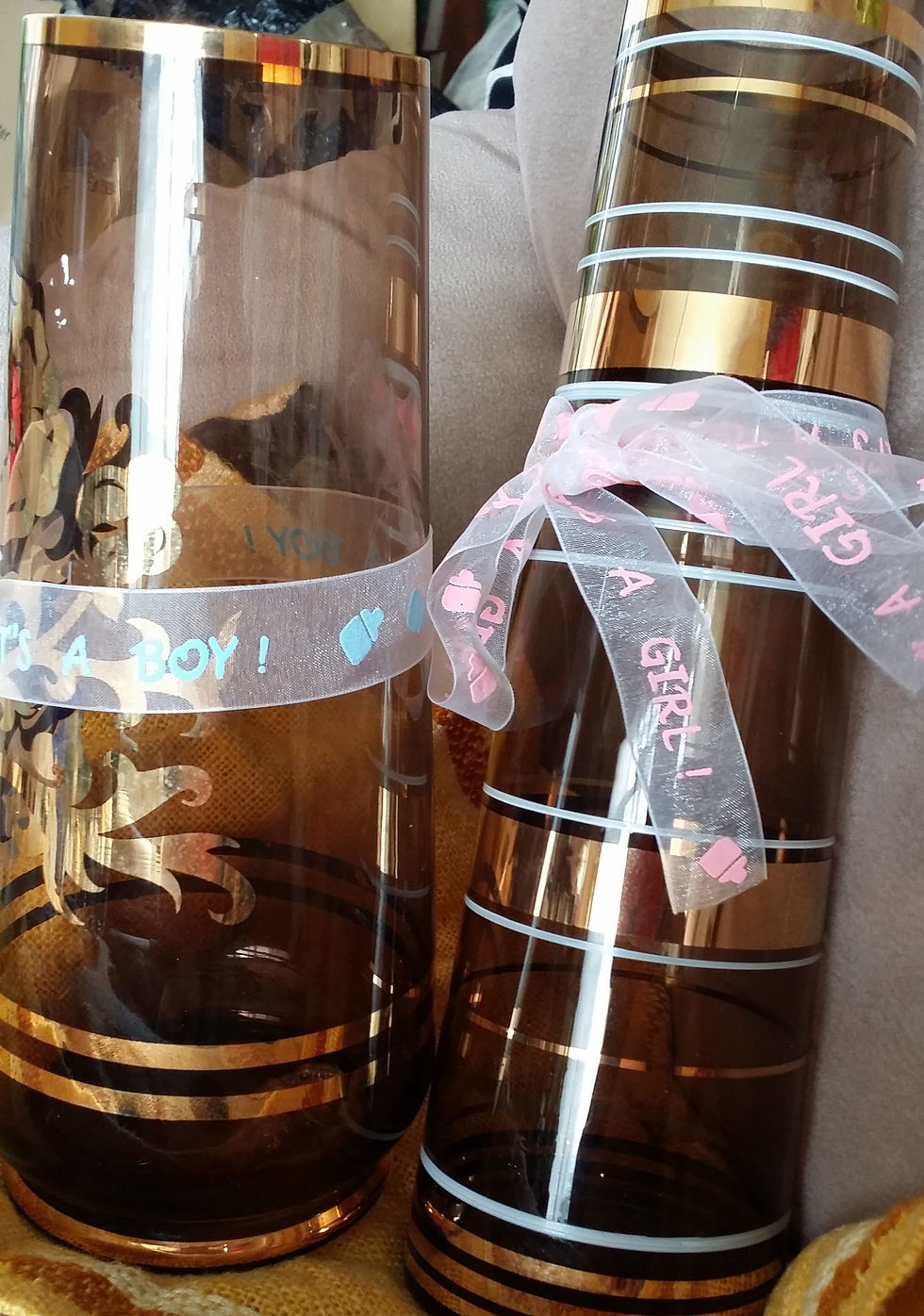 ts A Boy/Girl Ribbon Vase 