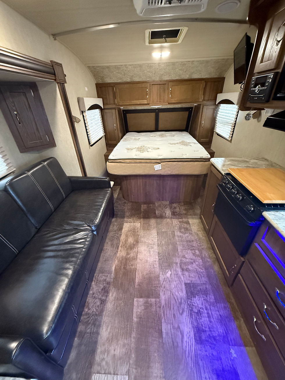 Thumbnail: 2019 Gulf Stream Vista Cruiser 19CSK